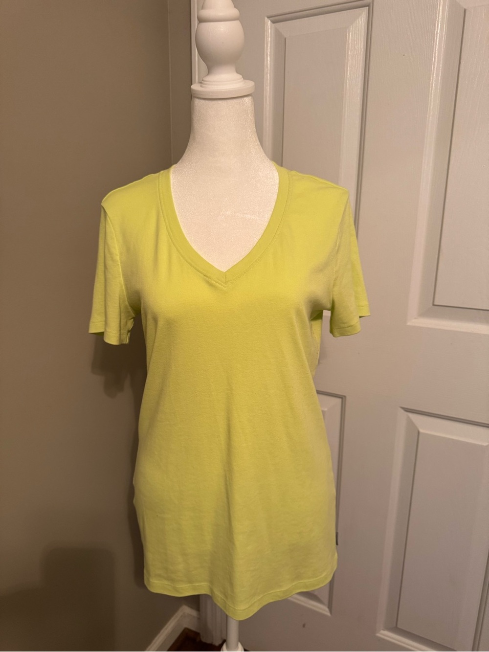 Eddie Bauer V‑Neck Short Sleeve Tee in Lemon